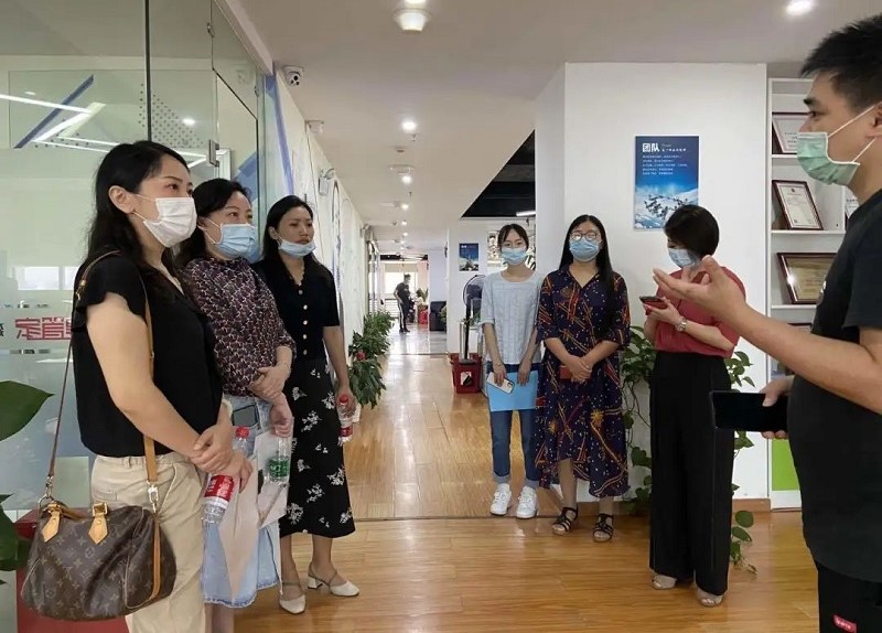 热烈欢迎湖北省孵化器联盟曾秘书长一行莅临建管家武汉分公司调研指导！